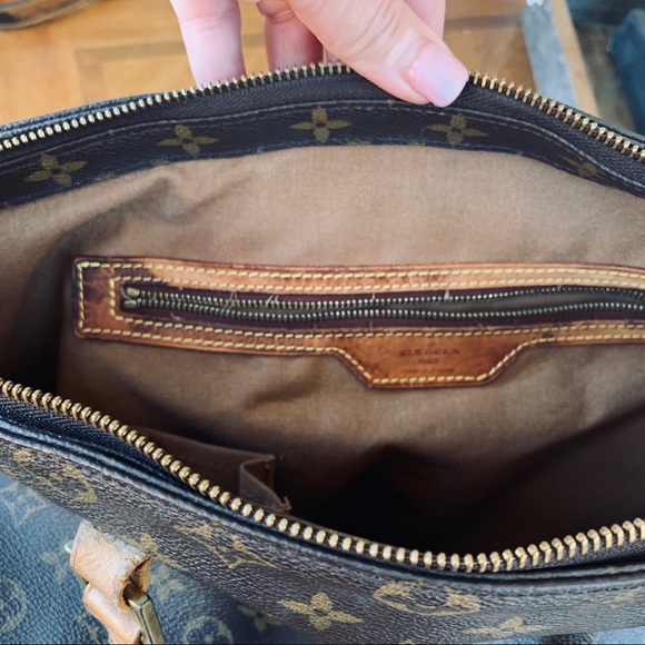 ❌❌SOLD ON MERC❌❌Authentic Louis Vuitton Cabas - Picture 4 of 8